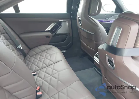 2025 BMW 740I xDrive z USA, uszkodzony, nr VIN WBA33EH00SCV71427